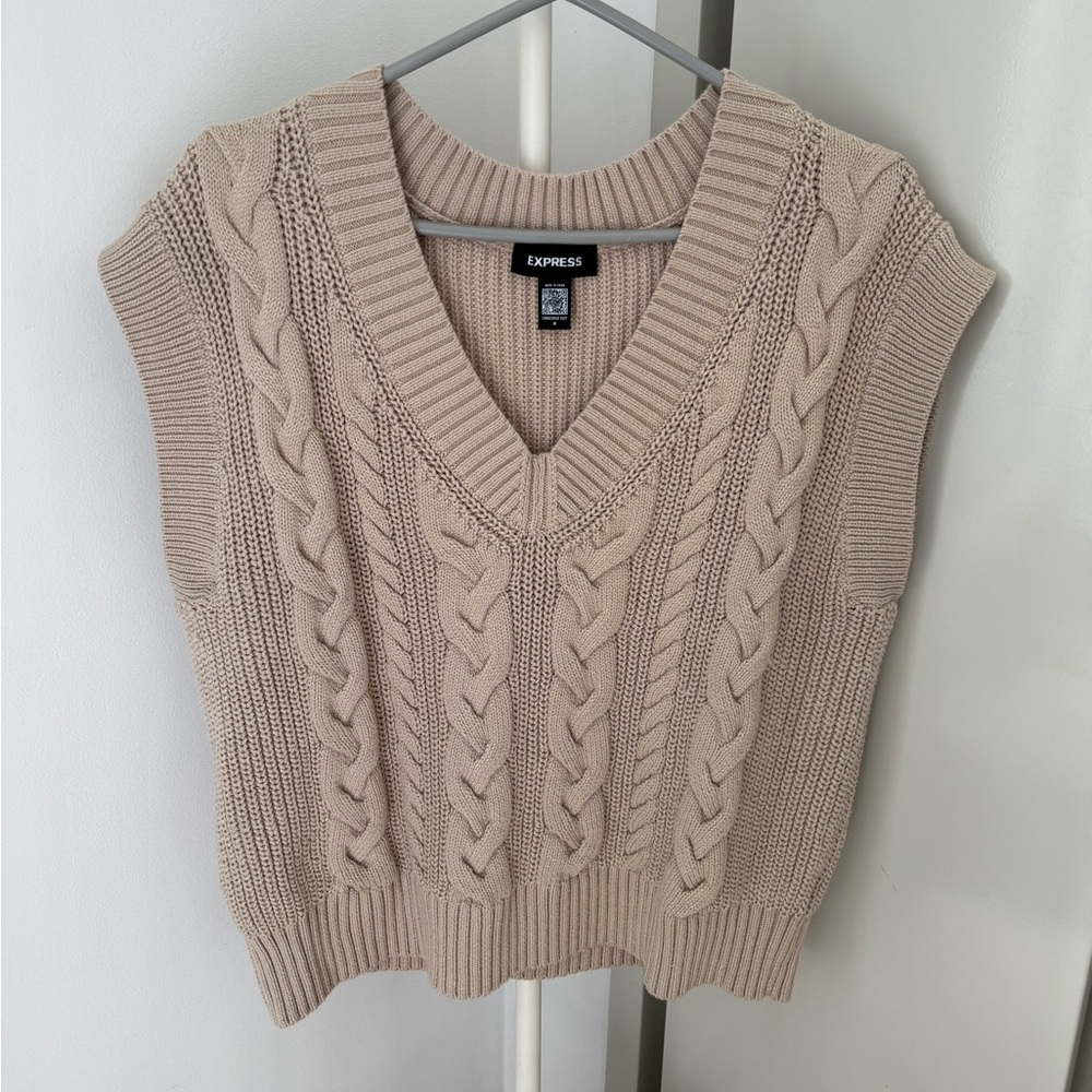 Express Women's V-Neck Cable Knit Sweater Vest - Beige